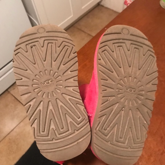 Girls UGG - Picture 3 of 4